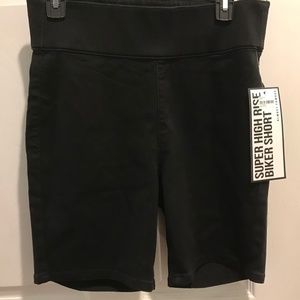 NEW Almost Famous Super High Rise Biker Short Lrge